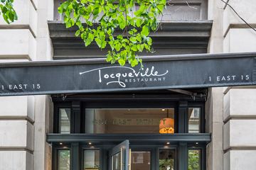 Tocqueville 10 American French Flatiron