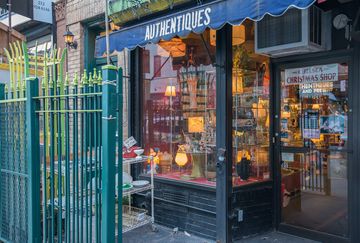 Authentiques Past and Present   LOST GEM 4 Collectibles Chelsea