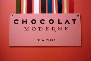 Chocolat Moderne 3 Chocolate Candy Sweets Flatiron
