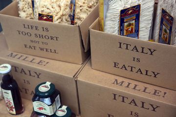 Eataly 13 Italian Bars Grocery Stores Rooftop Bars Wine Shops Flatiron Madison Square Tenderloin