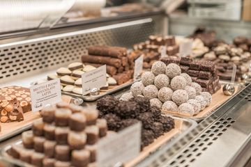 Eataly 38 Italian Bars Grocery Stores Rooftop Bars Wine Shops Flatiron Madison Square Tenderloin