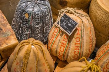 Eataly 40 Italian Bars Grocery Stores Rooftop Bars Wine Shops Flatiron Madison Square Tenderloin