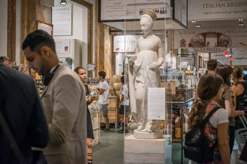 Eataly 27 Italian Bars Grocery Stores Rooftop Bars Wine Shops Flatiron Madison Square Tenderloin