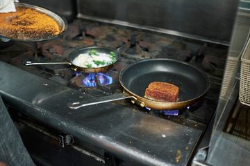 Shay & Ivy 16 American Flatiron Tenderloin