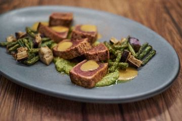 Shay & Ivy 6 American Flatiron Tenderloin