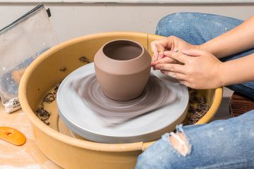 La Mano Pottery 9 Videos Pottery Chelsea Flower District Tenderloin