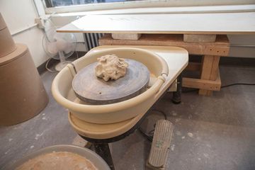 La Mano Pottery 23 Videos Pottery Chelsea Flower District Tenderloin