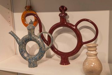 La Mano Pottery 25 Videos Pottery Chelsea Flower District Tenderloin