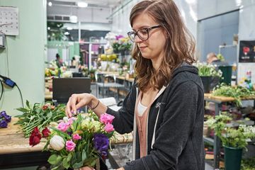 Starbright Floral Design 40 Florists Family Owned Flower District Tenderloin Chelsea