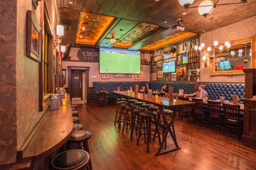 Crompton Ale House 5 Bars Brunch American Flower District Tenderloin Chelsea