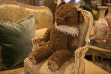 Devon Shops 8 Antiques Furniture and Home Furnishings Nomad Rose Hill Murray Hill